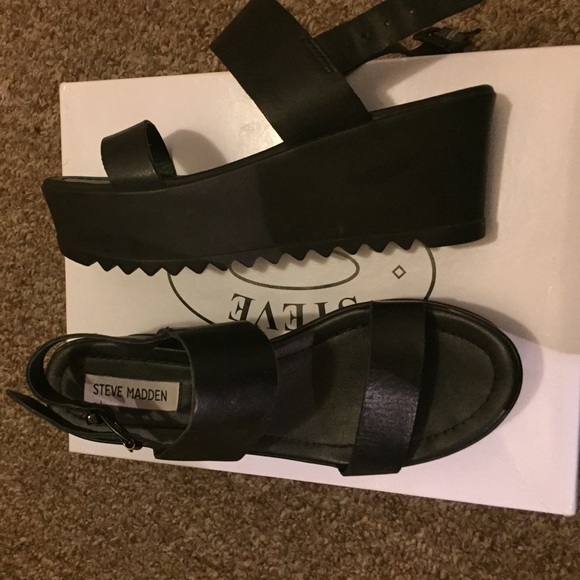 Steve Madden platform sandal