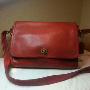 Coach 9833 All Leather RED Vintage Messenger