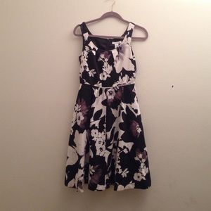 Gorgeous classy, dress! BHWM.