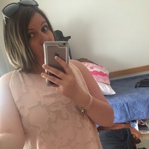 Meet your Posher, Amela