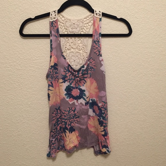Floral Top - Picture 2 of 4