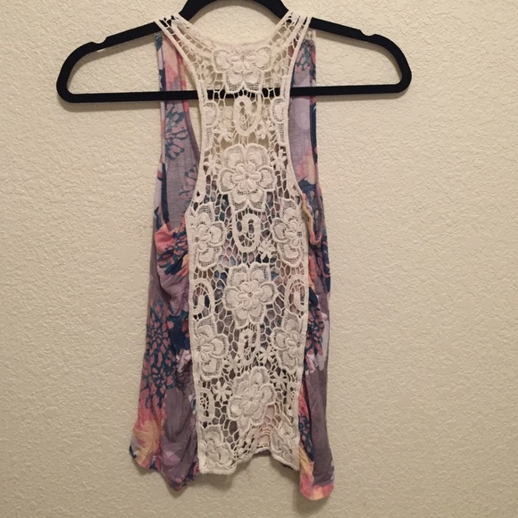 Floral Top - Picture 4 of 4