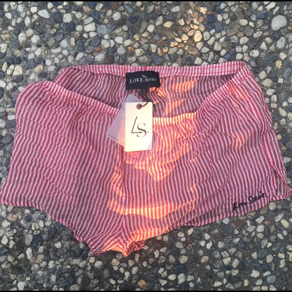 Love Stories "Room Service" pajama shorts