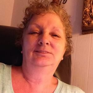 Meet your Posher, Debora