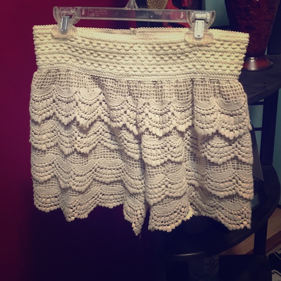 Banana Brand Boutique Crotchet Shorts Size Medium