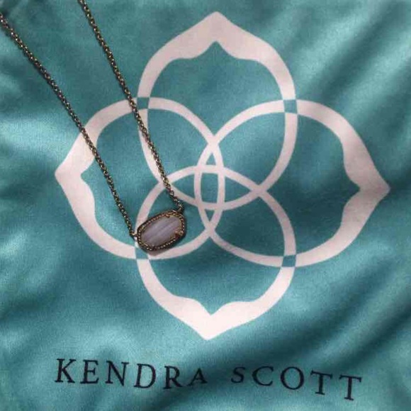 Kendra Scott necklace