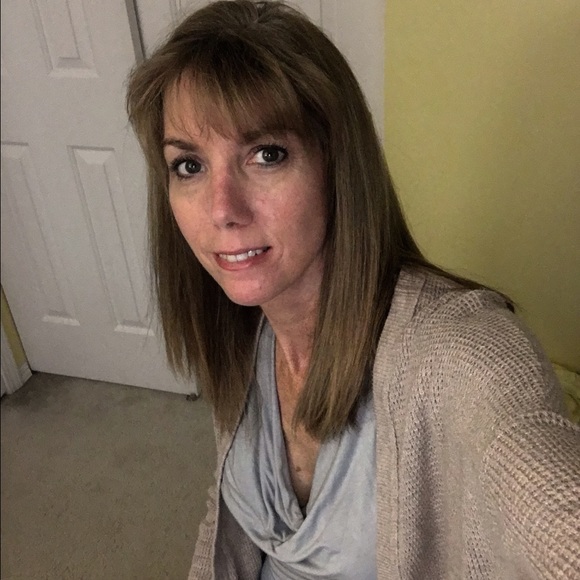 Meet your Posher, Janet - Picture 1 of 1