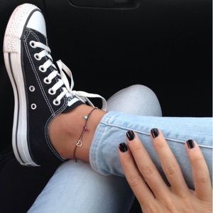 Black & white low top converse