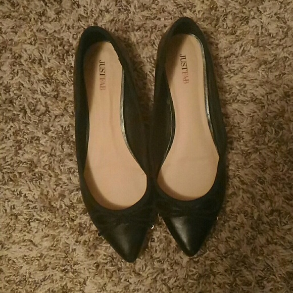 Black JustFab point toe flats
