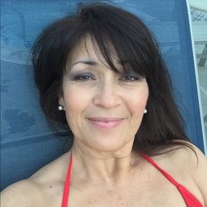 Meet your Posher, Dina