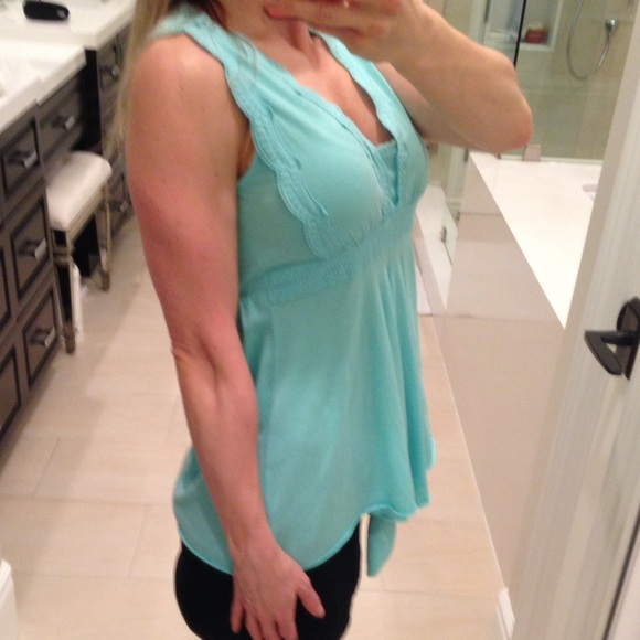 Beautiful turquoise blue ZARA top - Picture 3 of 4