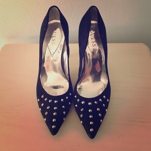 Studded black suede GUESS pumps!