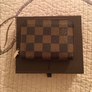 Louis Vuitton Damier Zippy Wallet