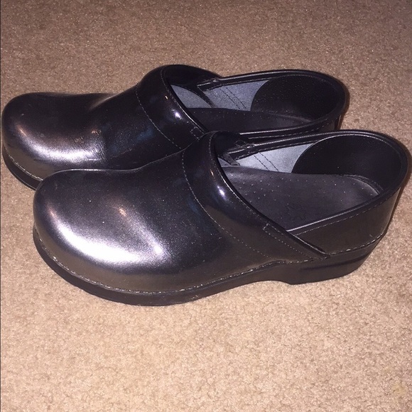 Dansko Shoes - Dansko nursing shoes
