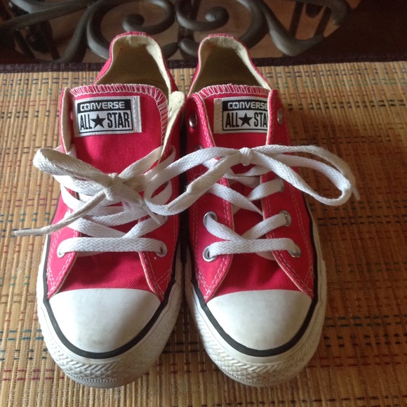 Converse Shoes - Pink low top Converse Chuck Taylor's, sz 6 women's