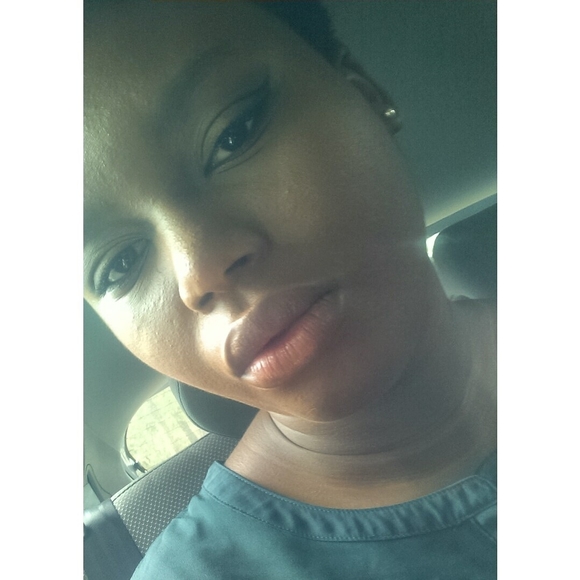 Meet your Posher, Deja - Picture 1 of 1