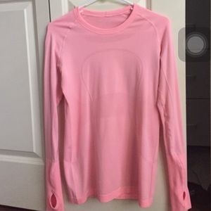 Nike swiftly tech long sleeve