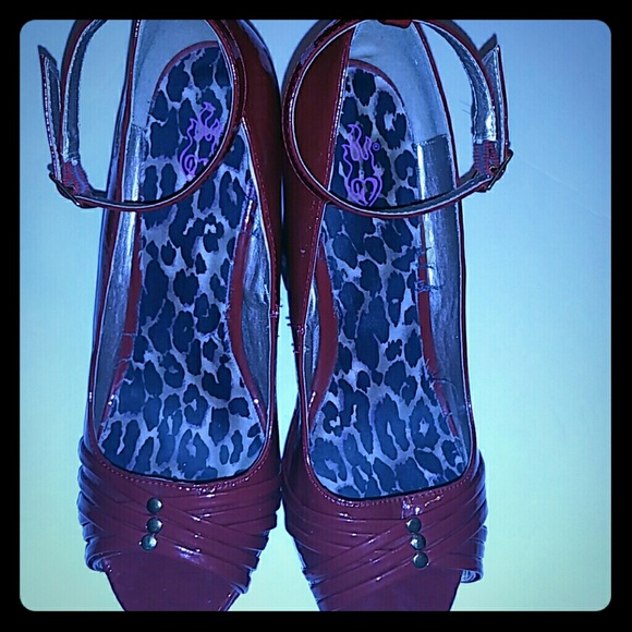 Torrid Red Peptoe Wedges (Wide Width)