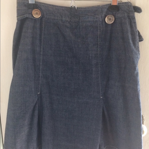 Denim skirt with pleats