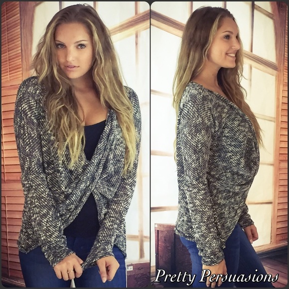 SOLD OUT  💞Black Gray Slub Knit Draped Knit Top - Picture 3 of 4