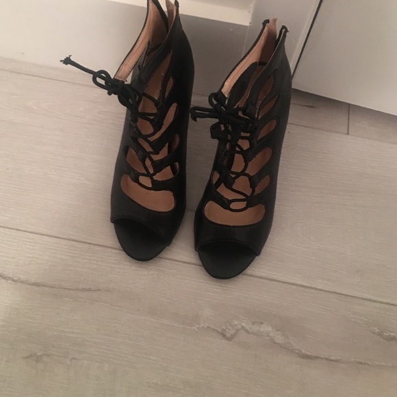 Strappy black heels - Picture 1 of 4