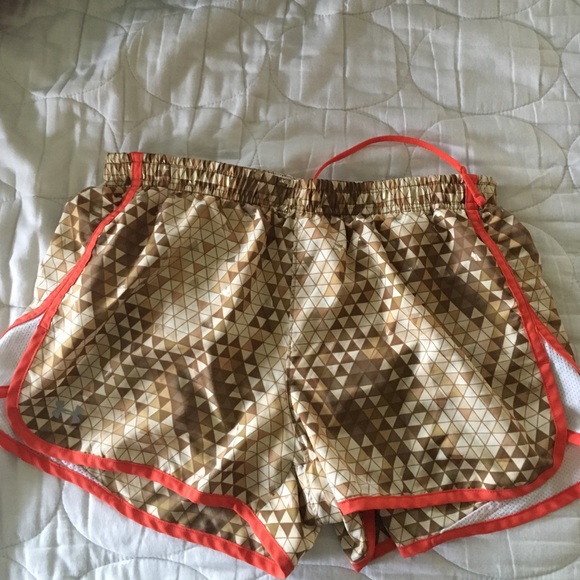 Underarmour running shorts size medium