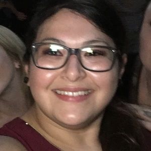 Meet your Posher, Laura