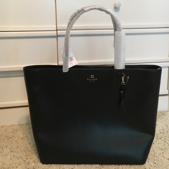 kate spade Handbags - Kate Spade Sawyer Street Alair, Black
