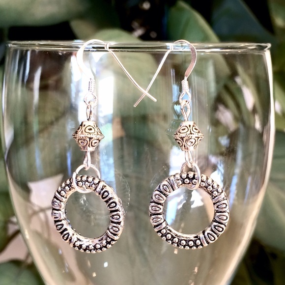 Fancy silver ring dangle earrings - Picture 1 of 2