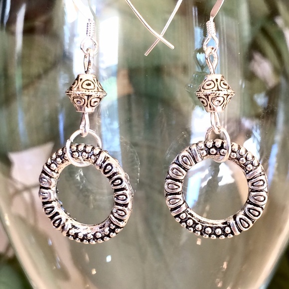 Fancy silver ring dangle earrings - Picture 2 of 2