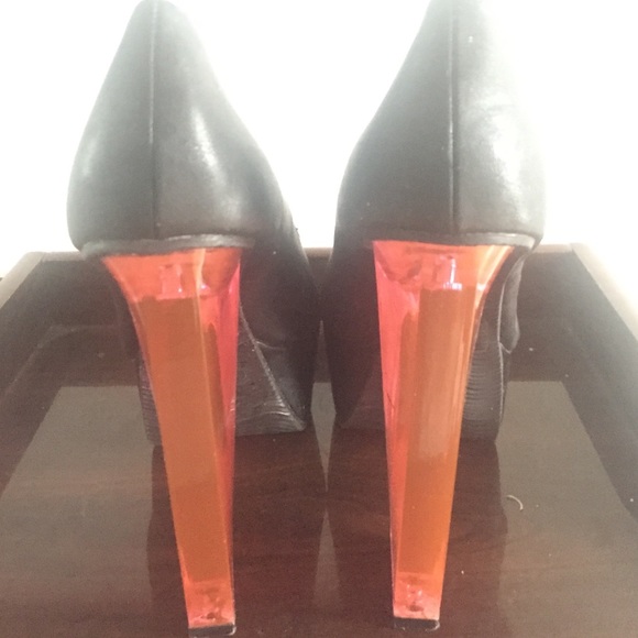 Pumps - Picture 2 of 3