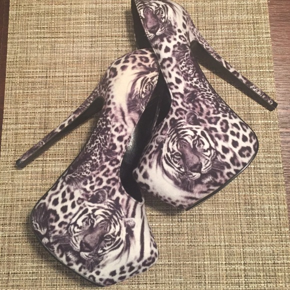 Fiesty Tiger print/ Leopard print heels !