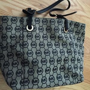 Michel kors classic tote