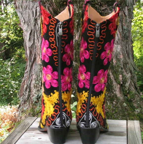 Velvet Road Vintage Embroidered Cowboy Boots - Picture 3 of 4