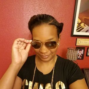 Meet your Posher, Tanika