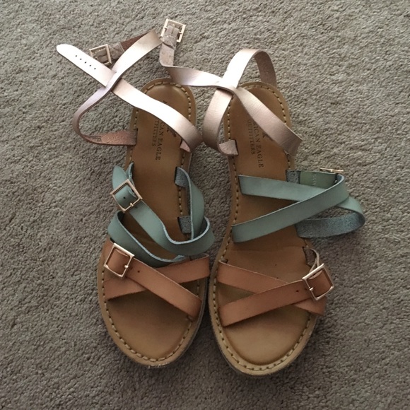 Strappy AE sandals with small wedge
