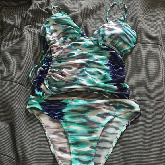 Super Cute Two Piece Swim suit!! 💙💚💙💚