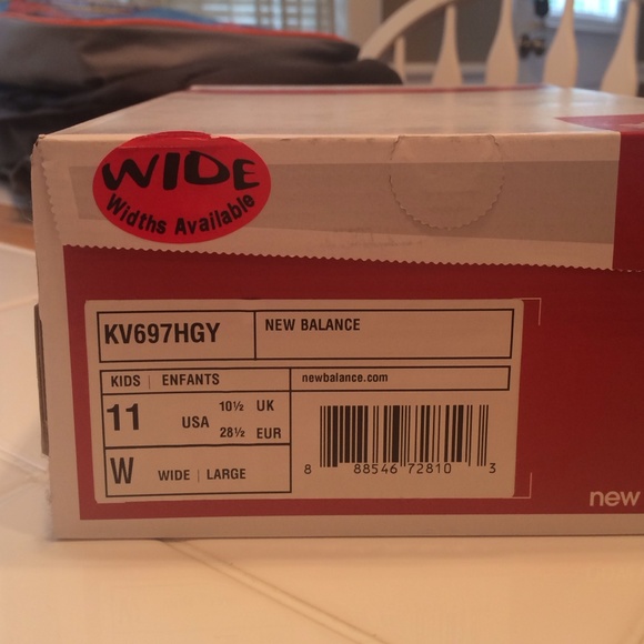 Boys new balance tennis shoes BNIB - Picture 2 of 3