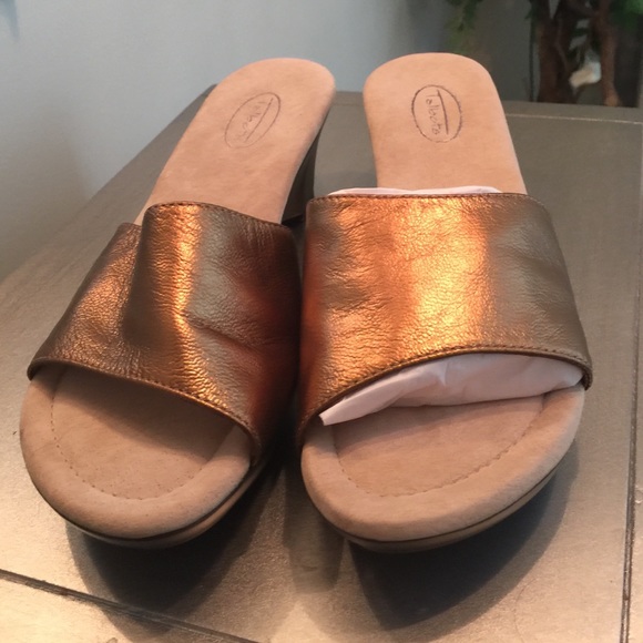Talbots light bronze colored slides