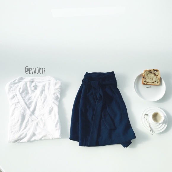 Forever 21 navy high waisted shorts