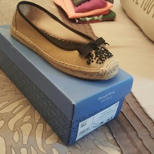 Simply Vera flats
