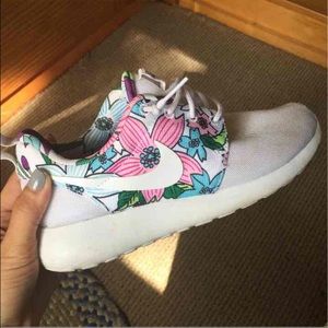 Nike Roshe Run Floral Print