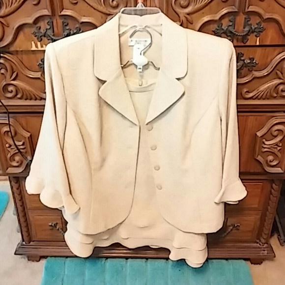 Suit