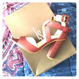 🆕 Criss Cross Strap Heels