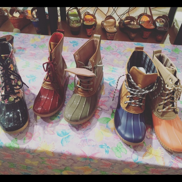 Duck Boots - Picture 2 of 2