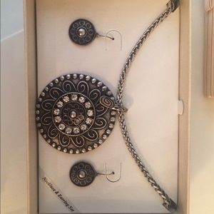 Western inspired necklace/earring set