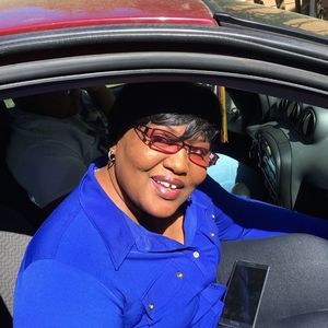 Meet your Posher, Elizabeth