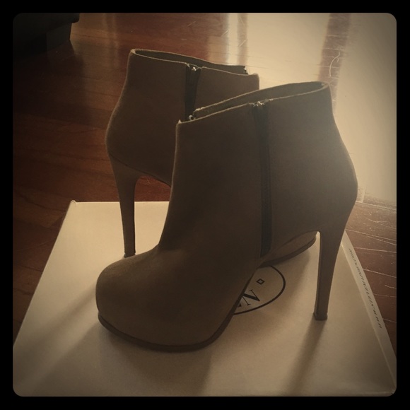 Steve Madden Taupe suede ankle booties.