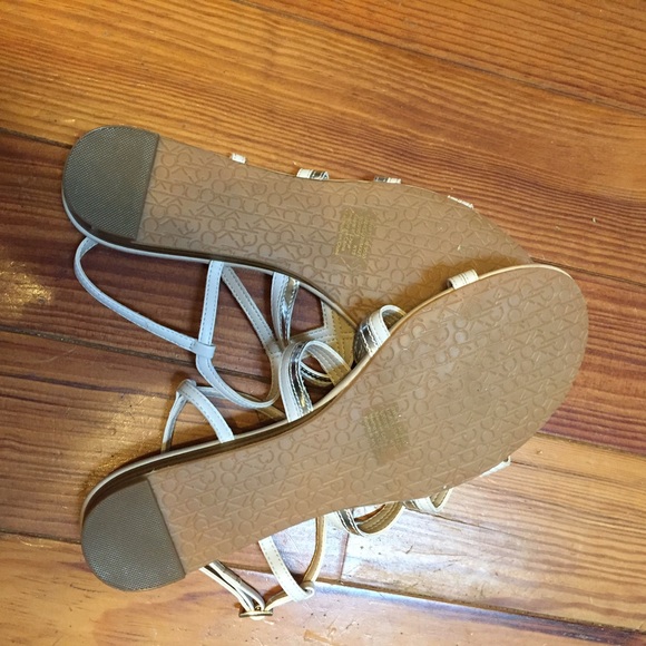 NWOT Calvin Klein Sandals - Picture 3 of 3