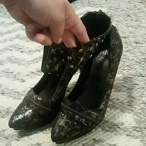 BKE Sole Fabulous Black Heels